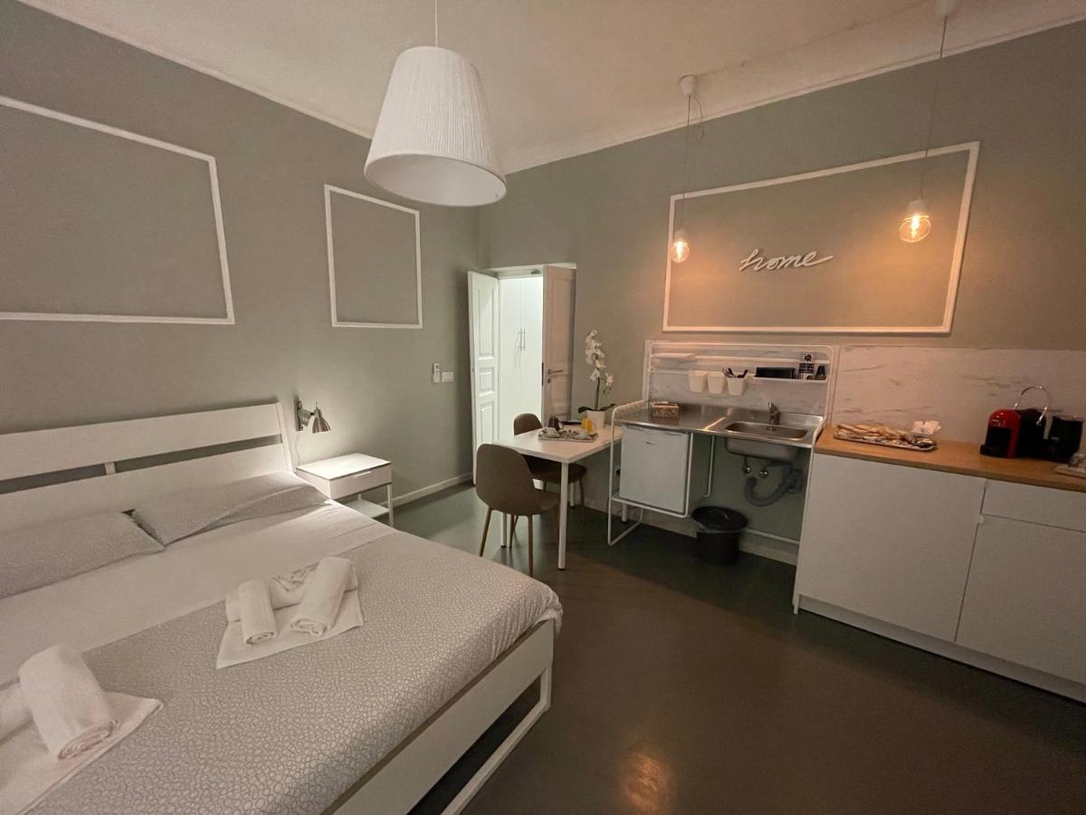 Palazzo Berardi Bed and Breakfast Taranto Exteriör bild