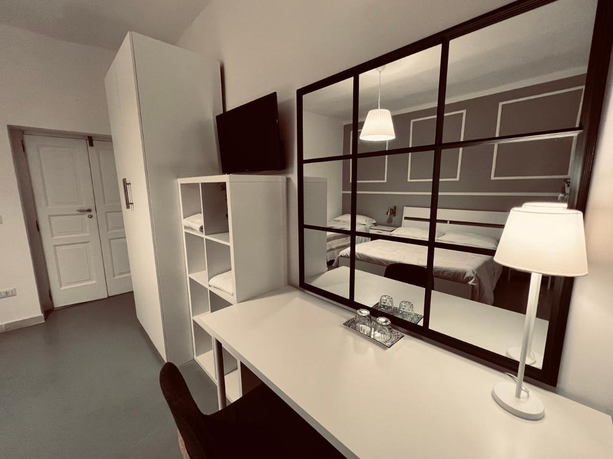 Palazzo Berardi Bed and Breakfast Taranto Exteriör bild