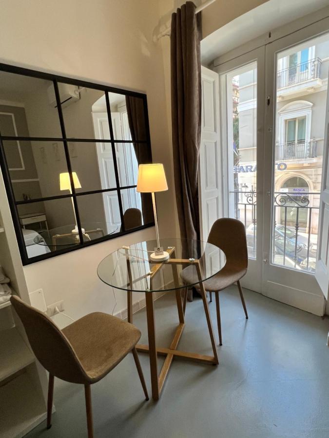 Palazzo Berardi Bed and Breakfast Taranto Exteriör bild