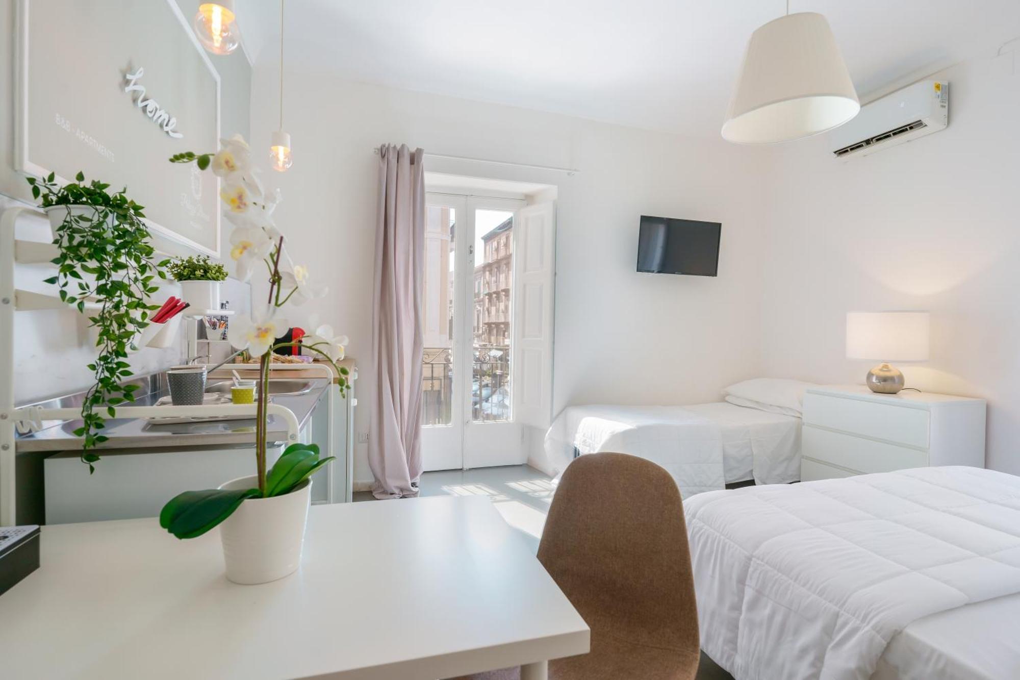 Palazzo Berardi Bed and Breakfast Taranto Exteriör bild