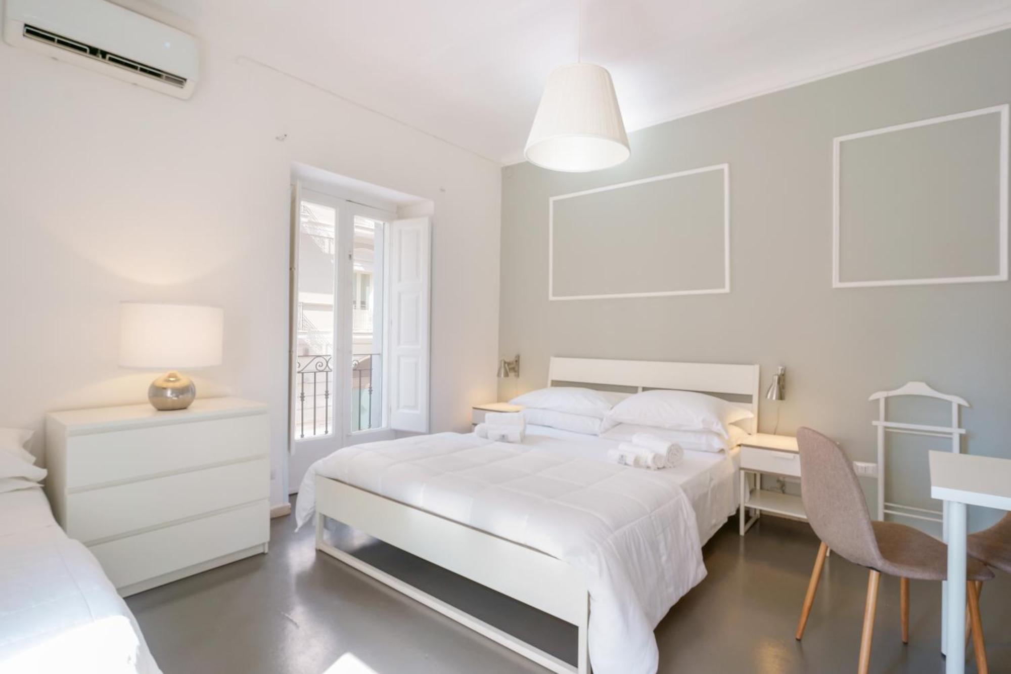 Palazzo Berardi Bed and Breakfast Taranto Exteriör bild